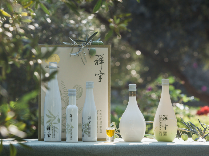 知源頭更放心甘肅隴南國際油橄欖協會IOC認定中國油橄欖一我，是一瓶橄欖油，人們賦..